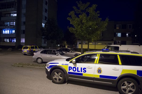 Vid 23:20 får polisen larm om att en skottlossning har inträffat på Koppargården i Landskrona. Flera polispatruller skickas till platsen. Man finner ingen skadad och man hittar inte heller skador på husfasader eller liknande. Ingen person har heller tagit sig till sjukhus med skottskada. Polisen gör fynd på platsen som kan konstatera att skottlossning har ägt rum. En anmälan om vapenbrott upprättas