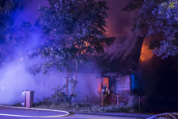Strax efter midnatt larmades räddningstjänsten till en övertänd villa i byn Tågarp utanför Landskrona.